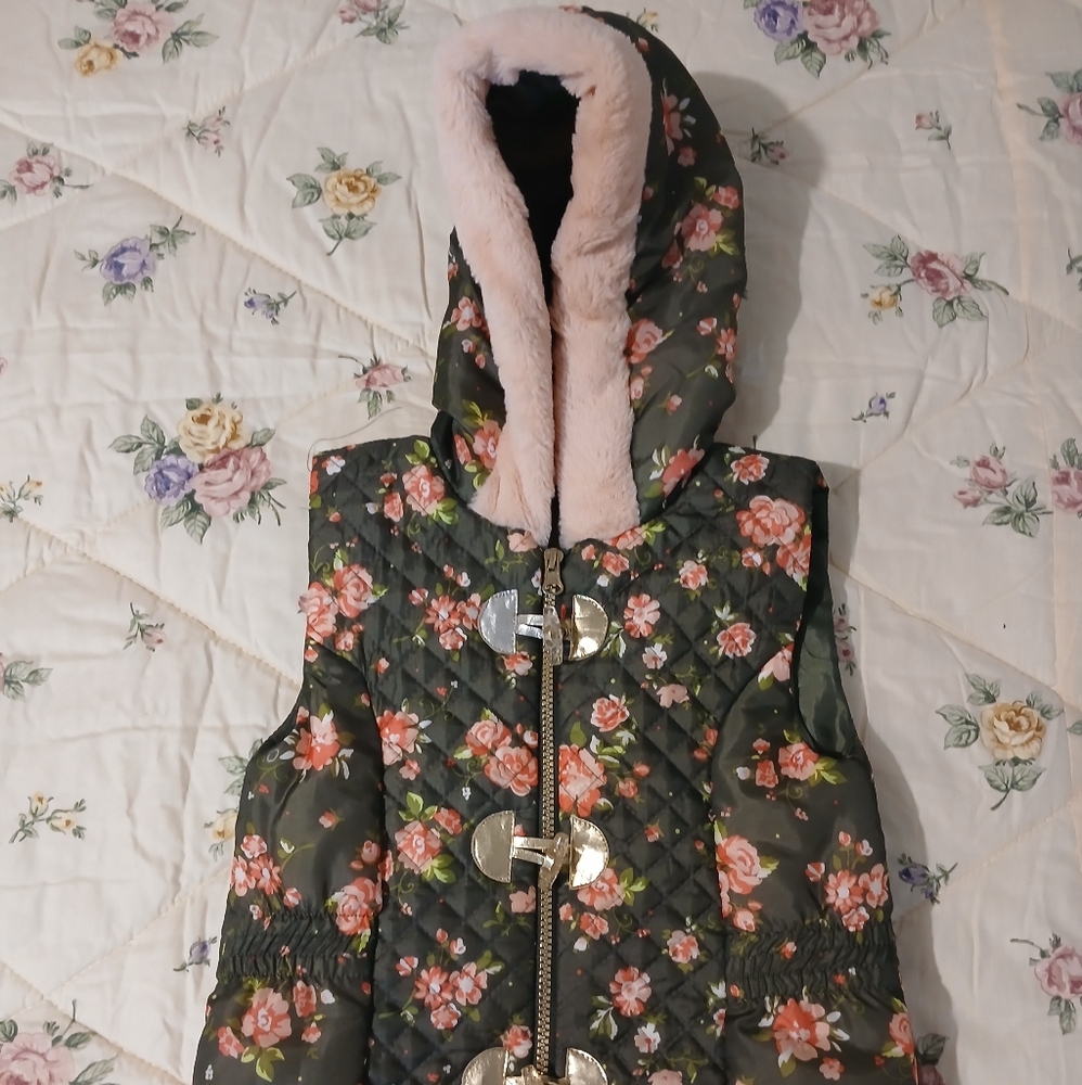 Little Lass girl's green floral vest